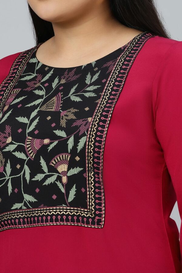 Pink Colour Solid Straight Crepe Kurta With Pant - Image 4