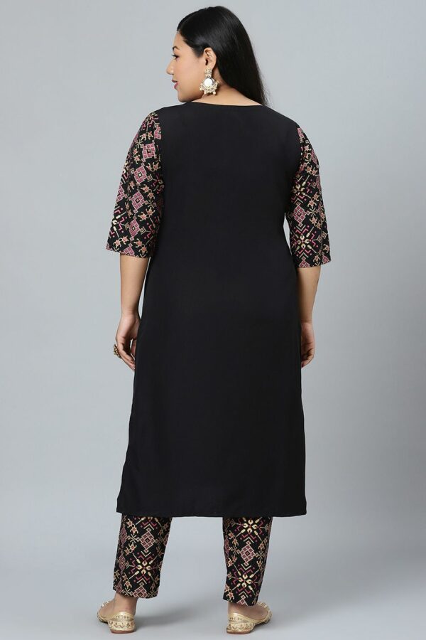 Black Colour Solid Straight Crepe Kurta With Pant - Image 3